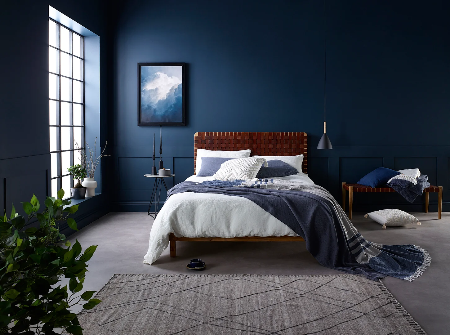 Quarto com parede azul